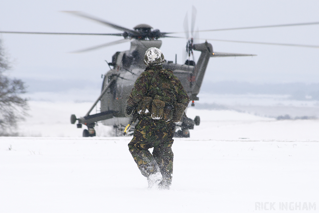 Westland Sea King HC4 - ZF121/T - Royal Navy