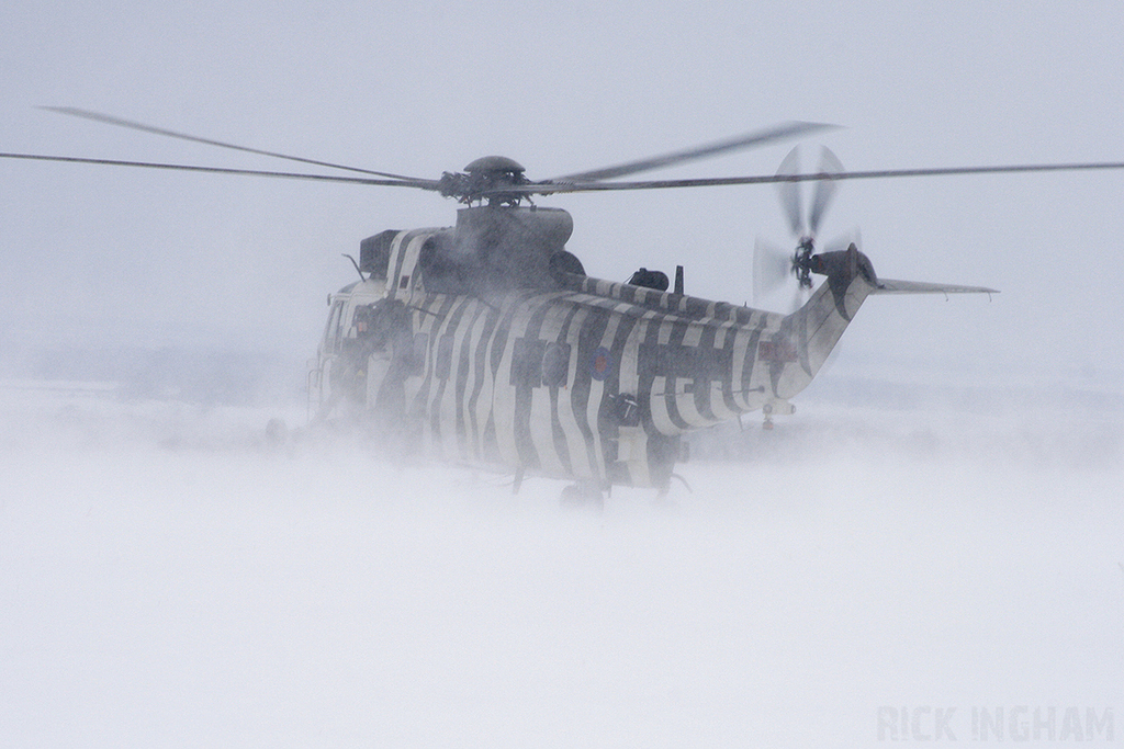 Westland Sea King HC4 - ZE425/WR - Royal Navy