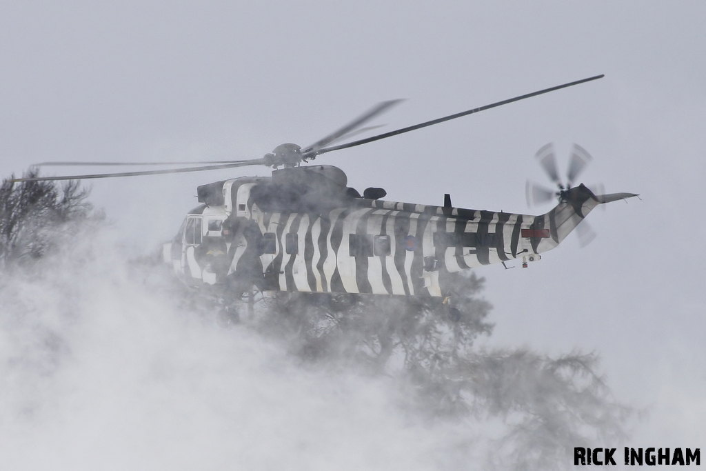 Westland Sea King HC4 - ZE425/WR - Royal Navy