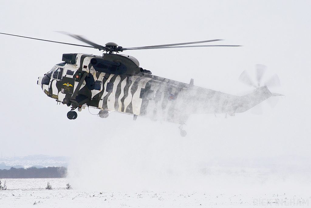 Westland Sea King HC4 - ZE425/WR - Royal Navy