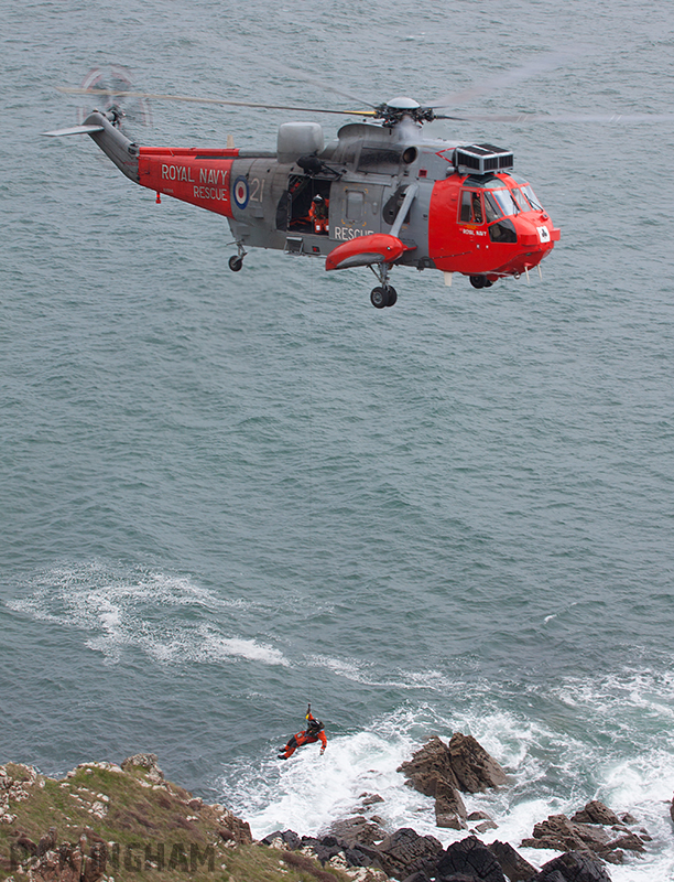 Westland Sea King HU5 - XV666/21 - Royal Navy