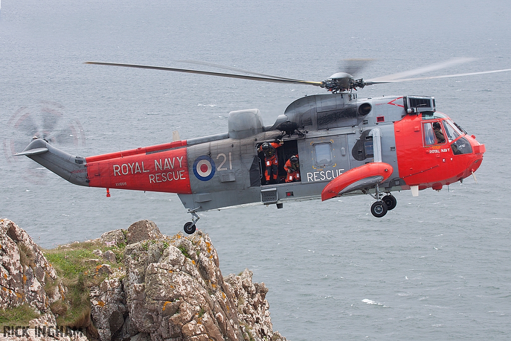 Westland Sea King HU5 - XV666/21 - Royal Navy