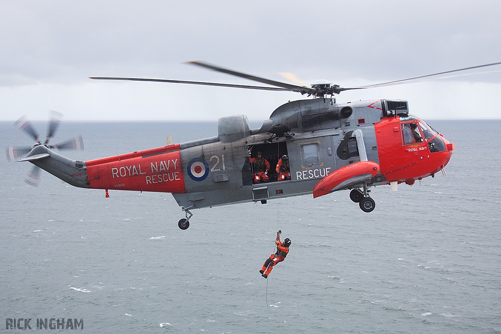 Westland Sea King HU5 - XV666/21 - Royal Navy