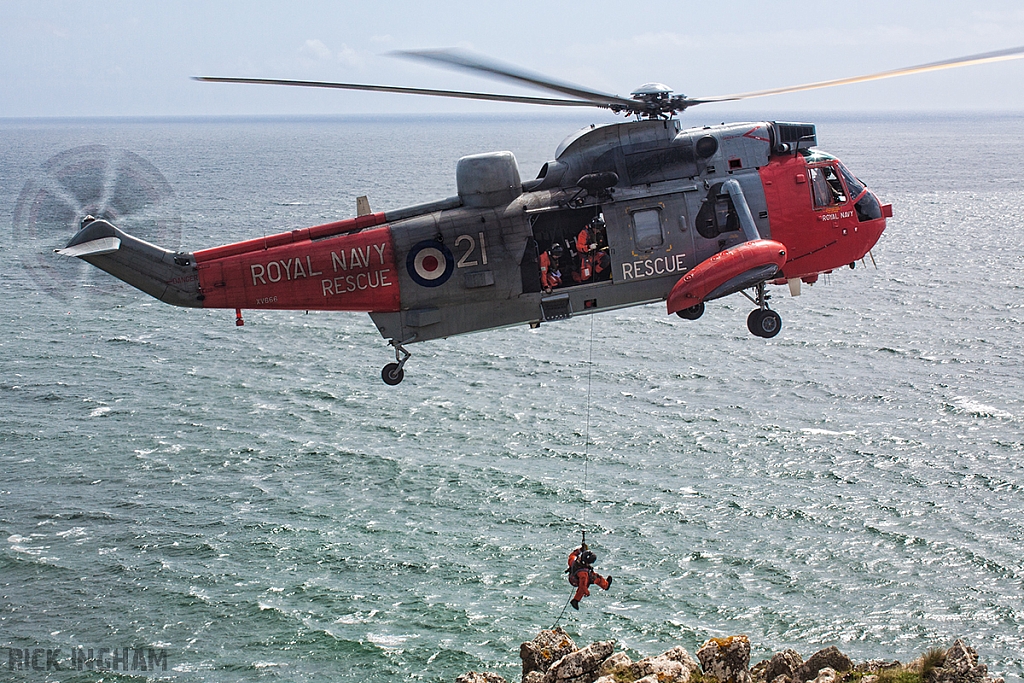 Westland Sea King HU5 - XV666/21 - Royal Navy