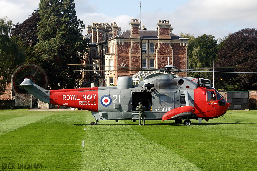 Westland Sea King HU5 - XV666/21 - Royal Navy