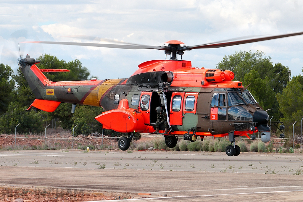 Eurocopter AS532AL Cougar - HU.27-03 / ET-670 - Spanish Army