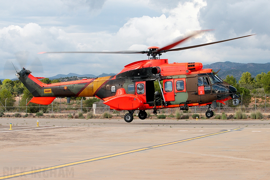 Eurocopter AS532AL Cougar - HU.27-01 / ET-668 - Spanish Army