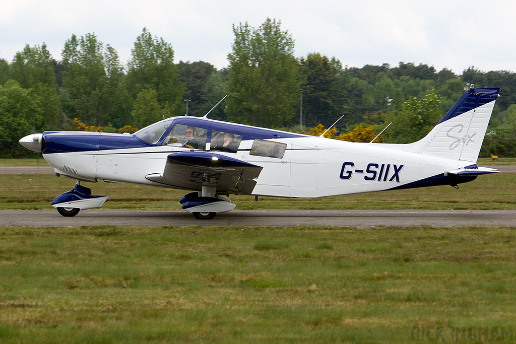 Piper PA-32-260 Cherokee Six - G-SIIX