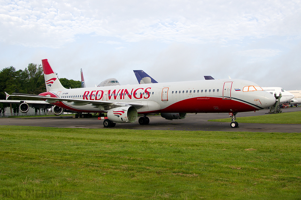 Airbus A321-231 - VP-BRM - Red Wings Airlines