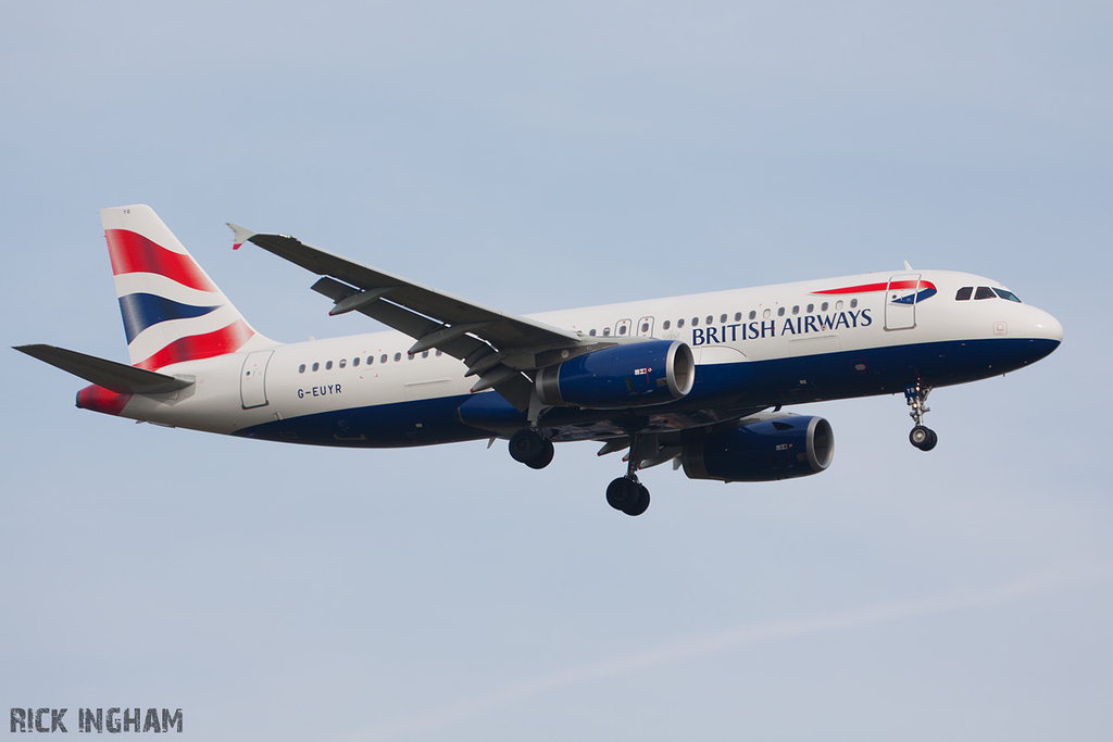 Airbus A320-232 - G-EUYR - British Airways