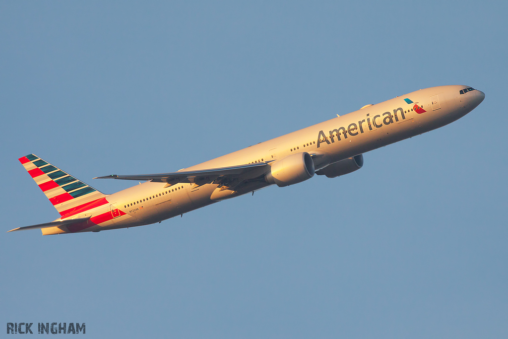 Boeing 777-323ER - N722AN - American Airlines