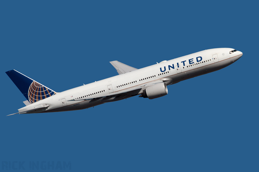 Boeing 777-222ER - N228UA - United Airlines