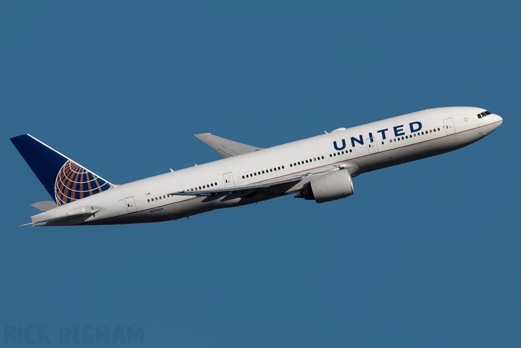 Boeing 777-222ER - N792UA - United Airlines