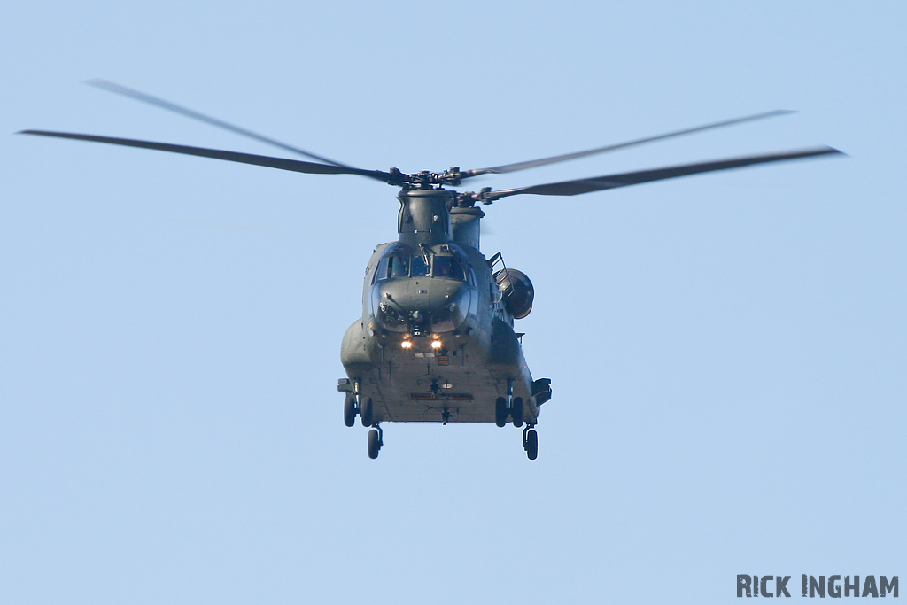 Boeing Chinook HC4 - ZA677 - QinetiQ