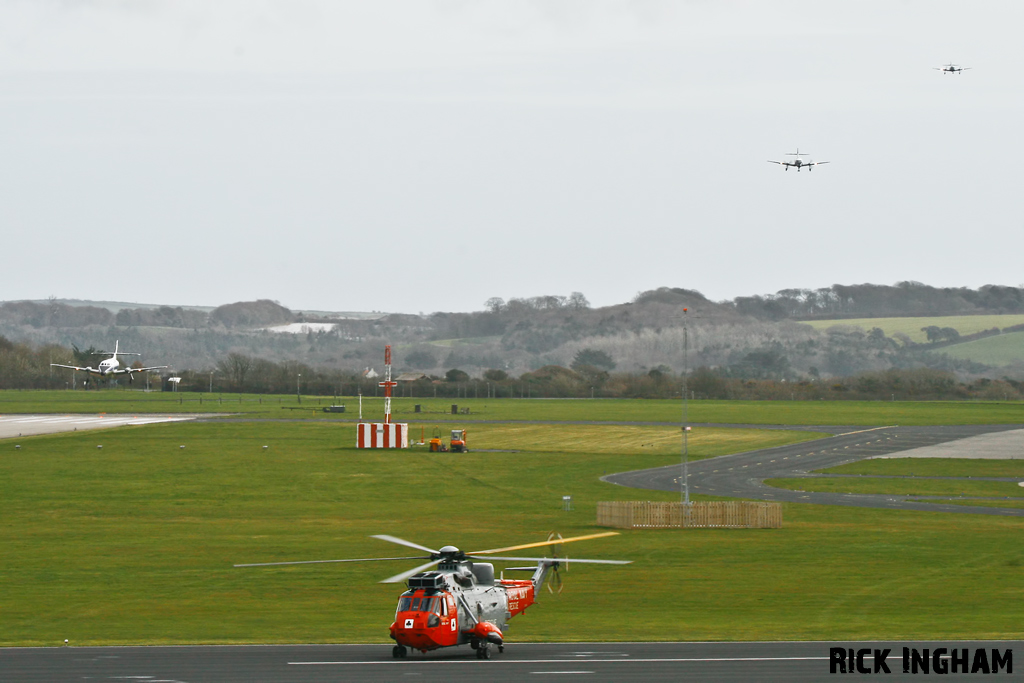 Westland Sea King HU5 - ZA166/16 + Scottish Aviation Jetstream T2 - Royal Navy