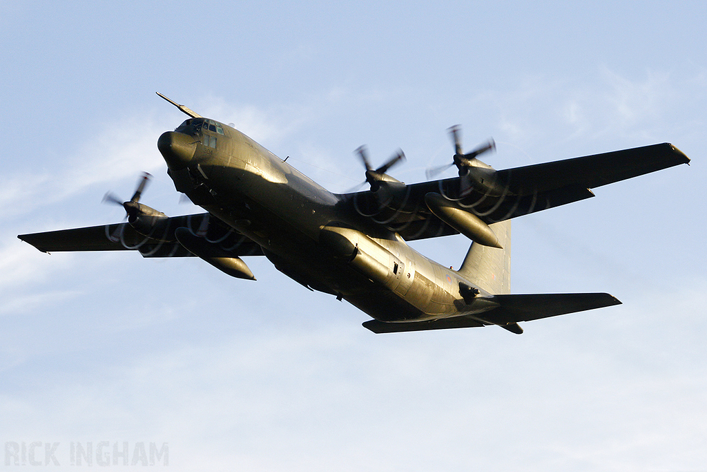 Lockheed C-130K Hercules C3 - XV304 - RAF