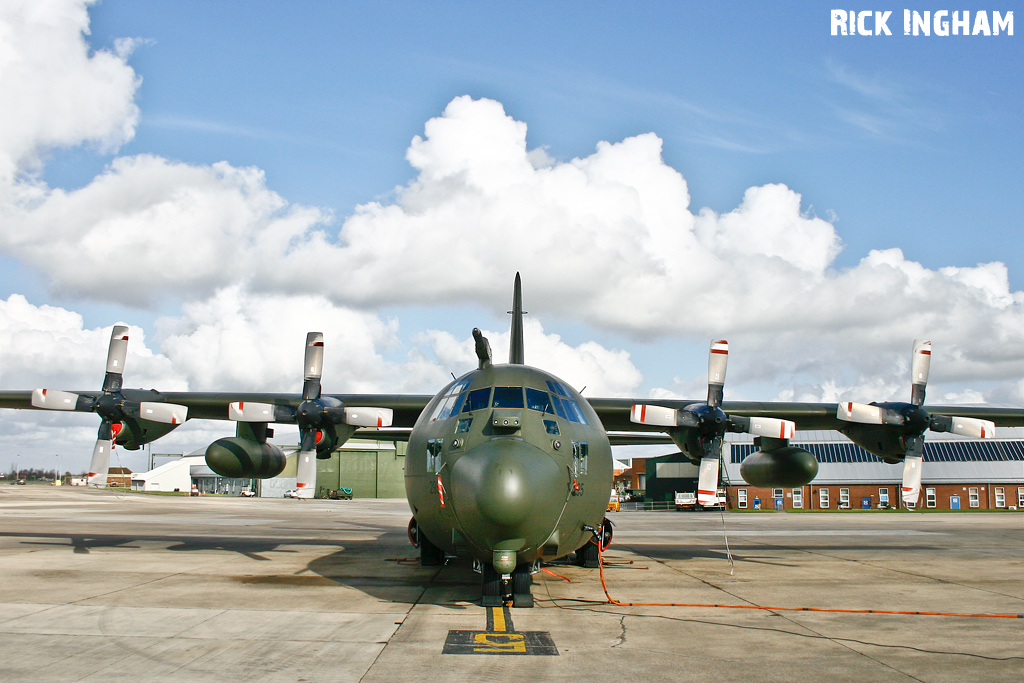 Lockheed C-130K Hercules C1P - XV295 - RAF