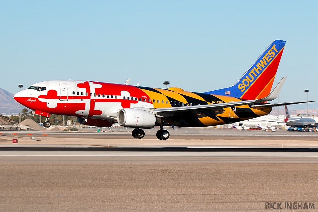 Boeing 737-7H4(WL) - N214WN - Southwest Airlines