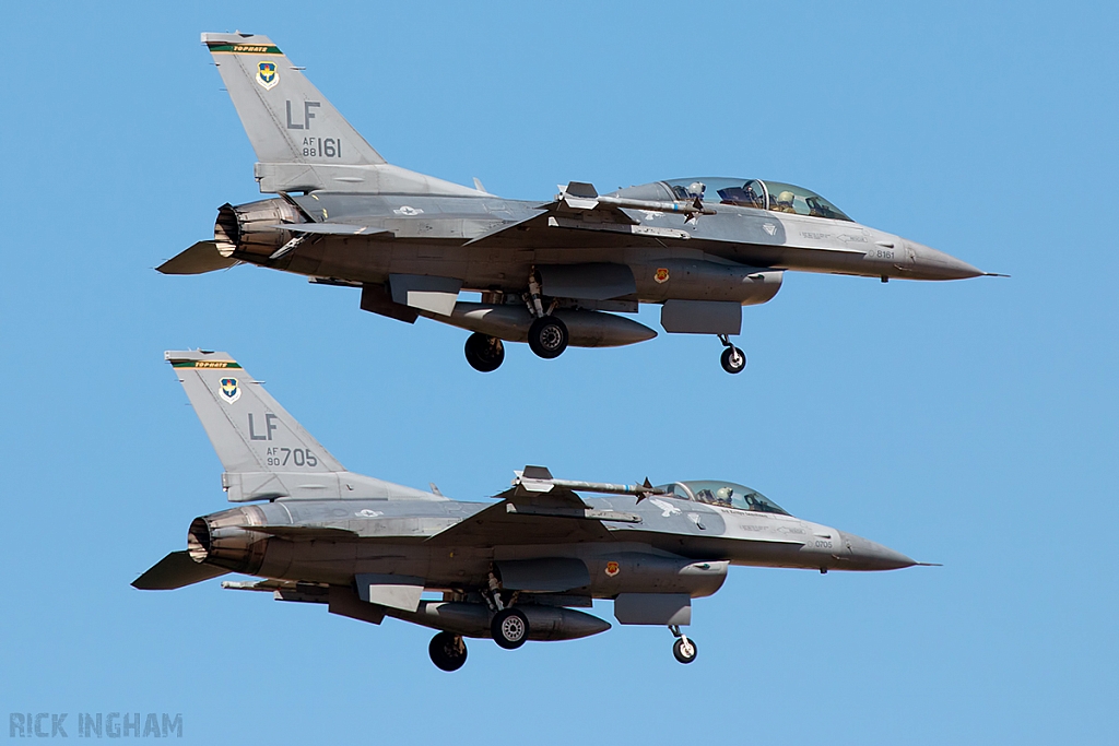 Lockheed Martin F-16C Fighting Falcon - 88-0161 + 90-0705 - USAF