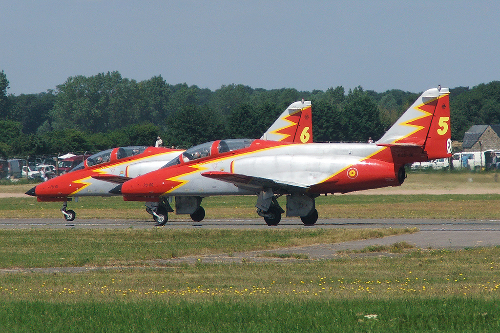 CASA 101EB Aviojet - E.25-06/79-06/5 + E.25-01/79-01/6 - Patrulla Aguila