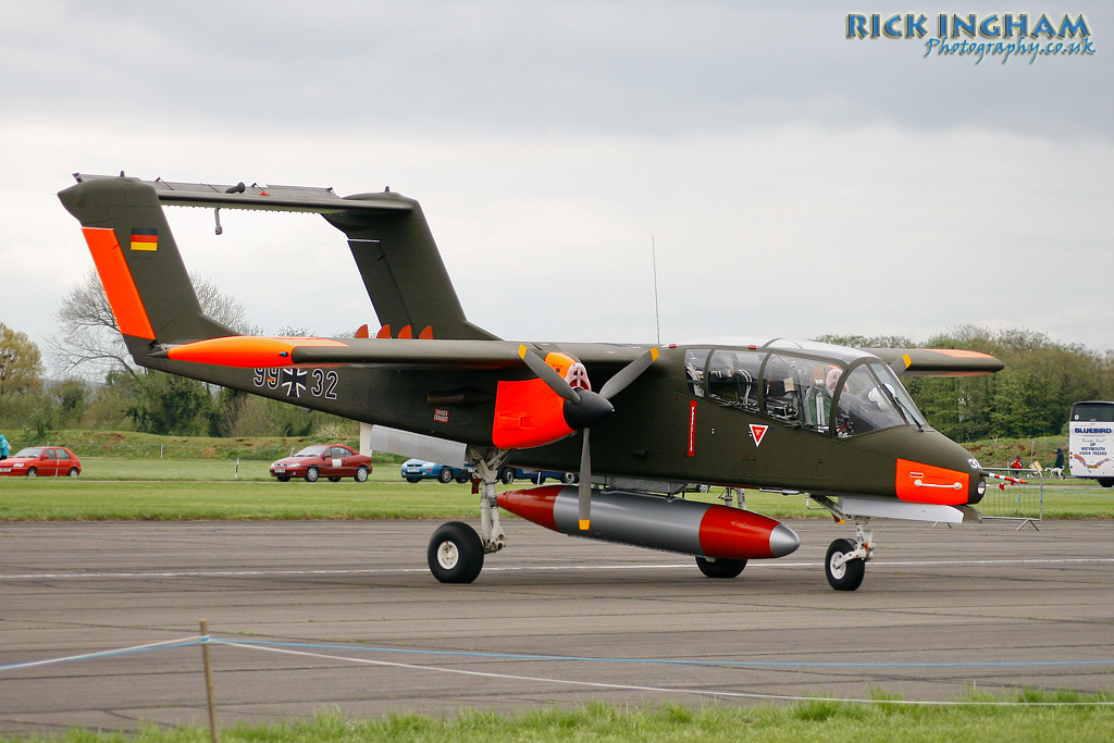 Rockwell OV-10 Bronco - 99+32/G-BZGK