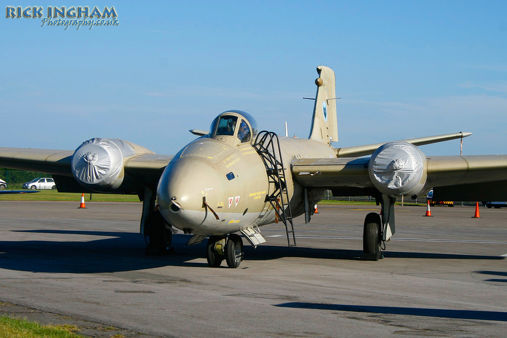 English Electric Canberra PR9 - XH135 - RAF