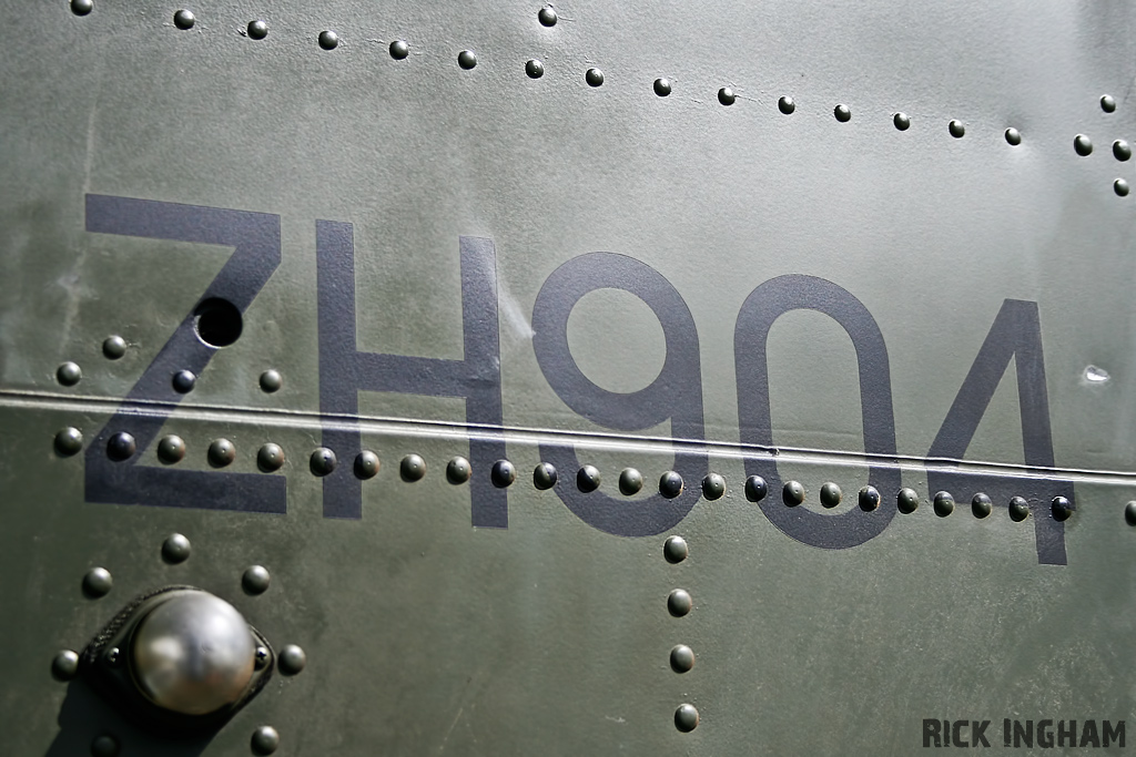 Boeing Chinook HC3 - ZH904 - RAF