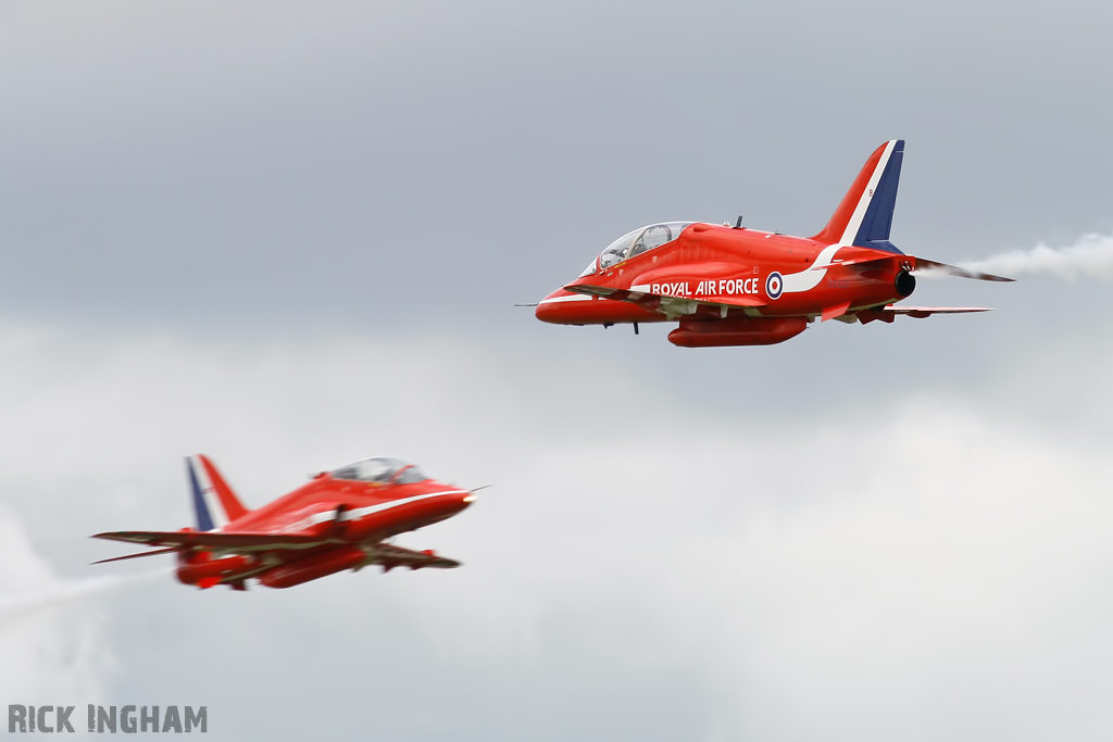 British Aerospace Hawk T1 - XX323 + XX322 - RAF | The Red Arrows