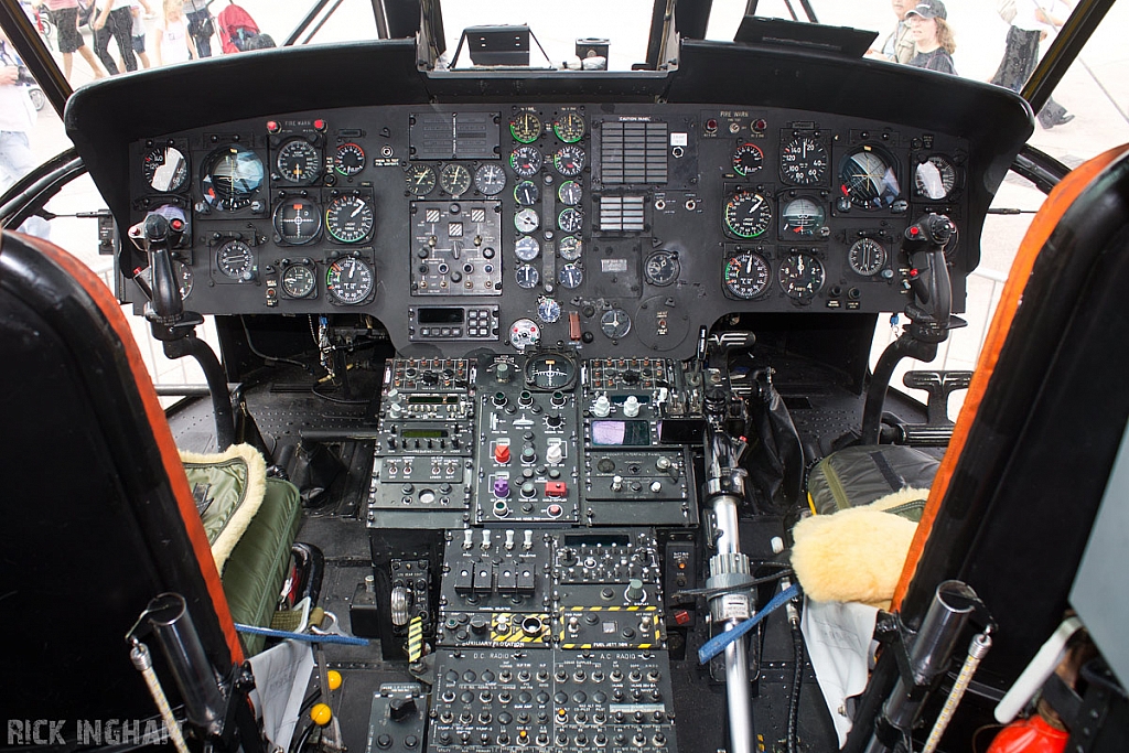 Westland Sea King HU5 - Cockpit