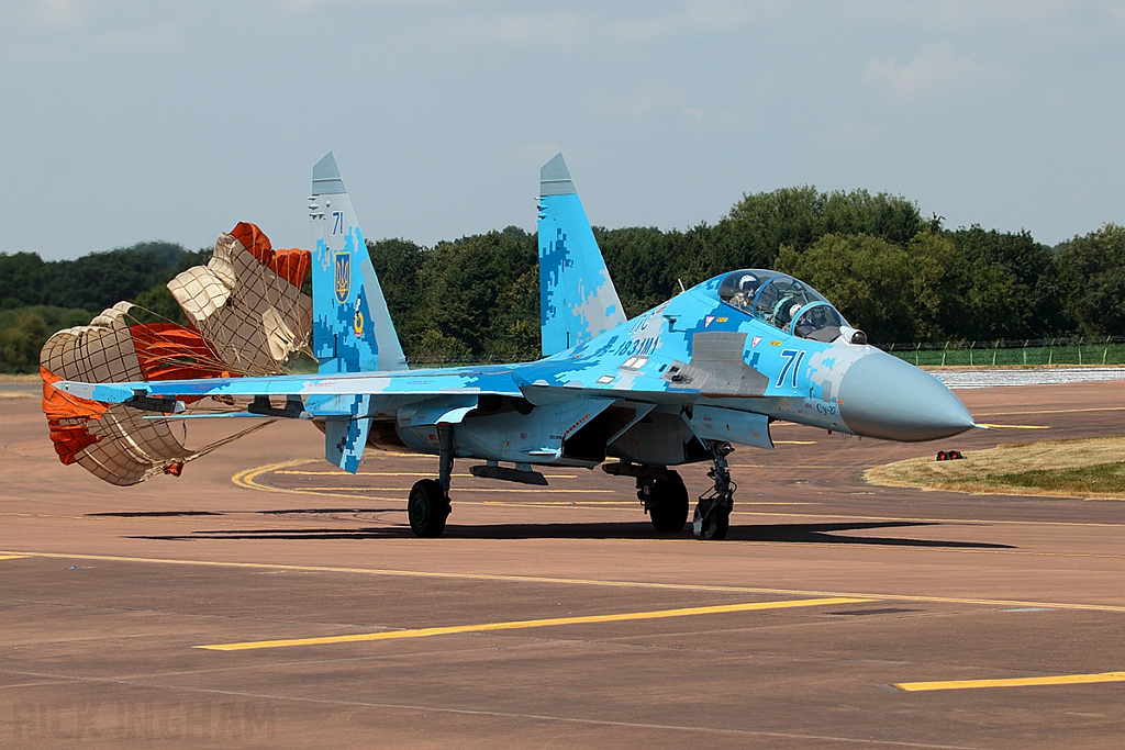 Sukhoi Su-27UB Flanker - 71 Blue - Ukrainian Air Force