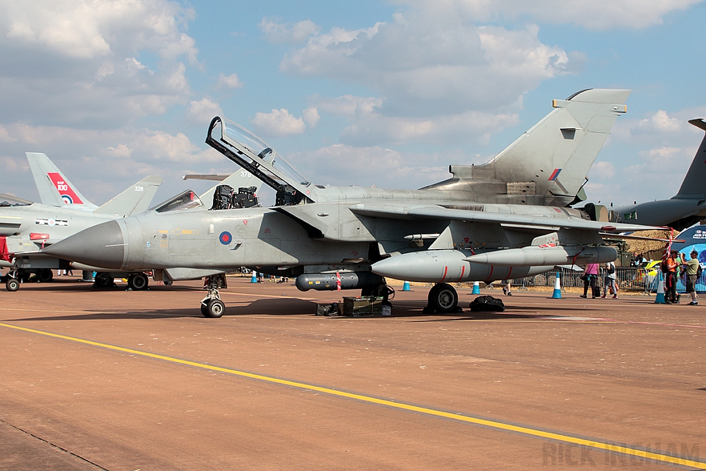 Panavia Tornado GR4 - ZA543 - RAF