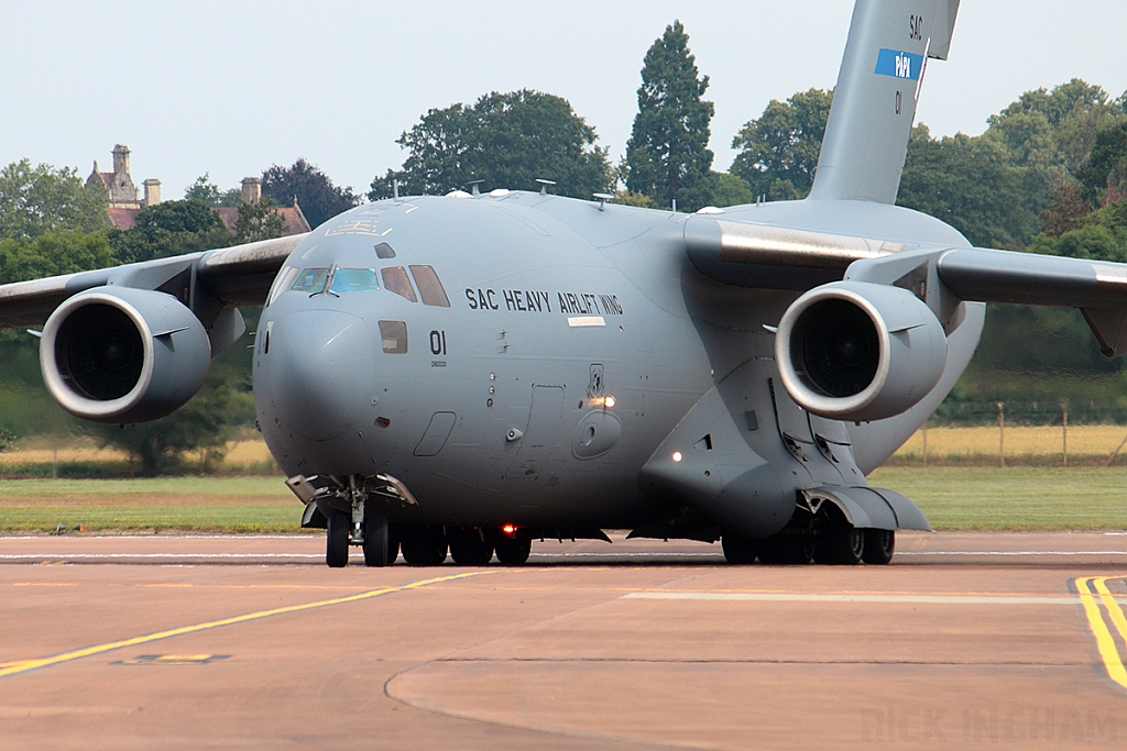 Boeing C-17A Globemaster III - 01 - NATO