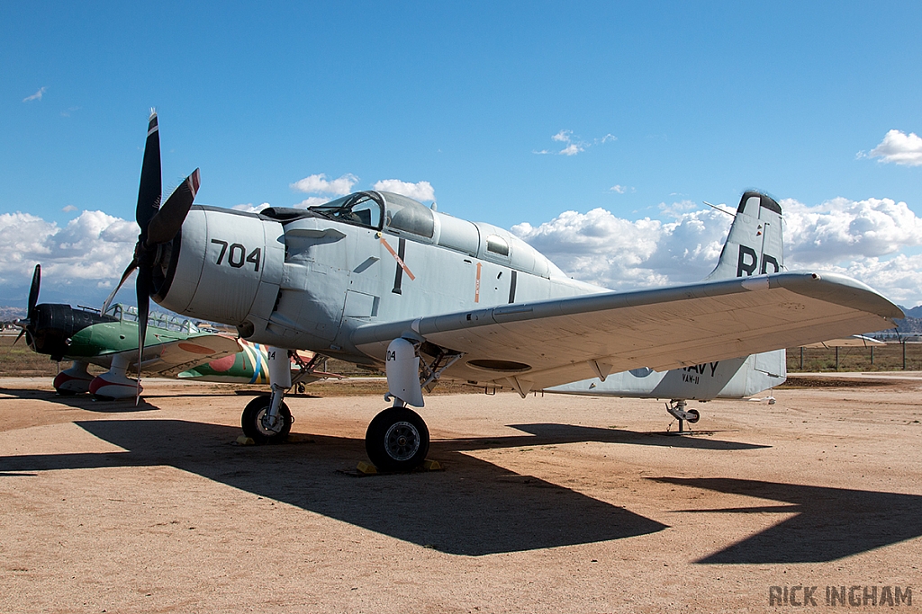 Douglas AE-1E Skyraider - 132789 - US Navy