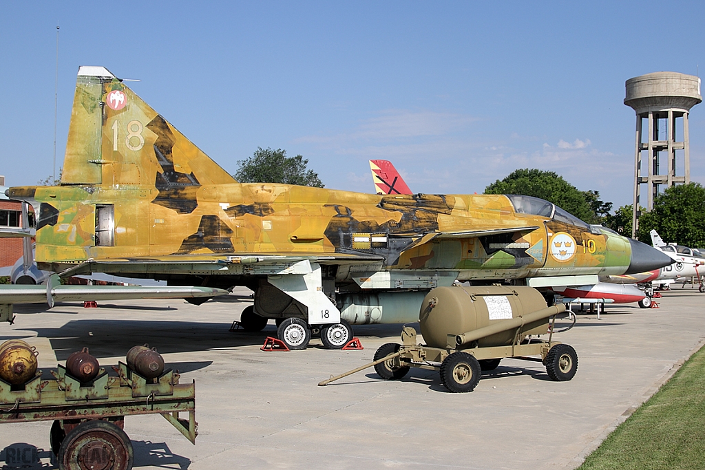 Saab 37 Viggen - 37074/18 - Swedish Air Force