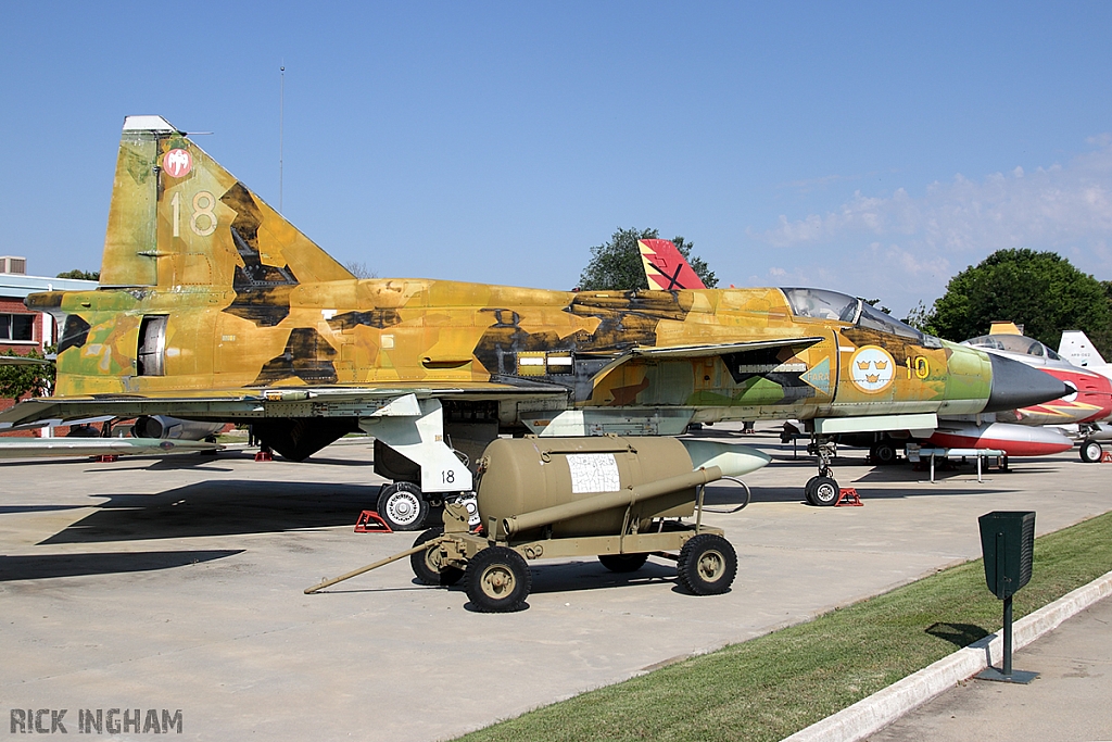 Saab 37 Viggen - 37074/18 - Swedish Air Force