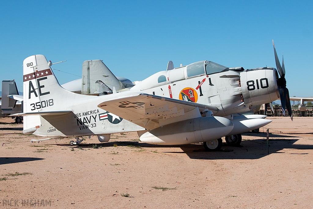 Douglas EA-1F Skyraider - 135018 - US Navy