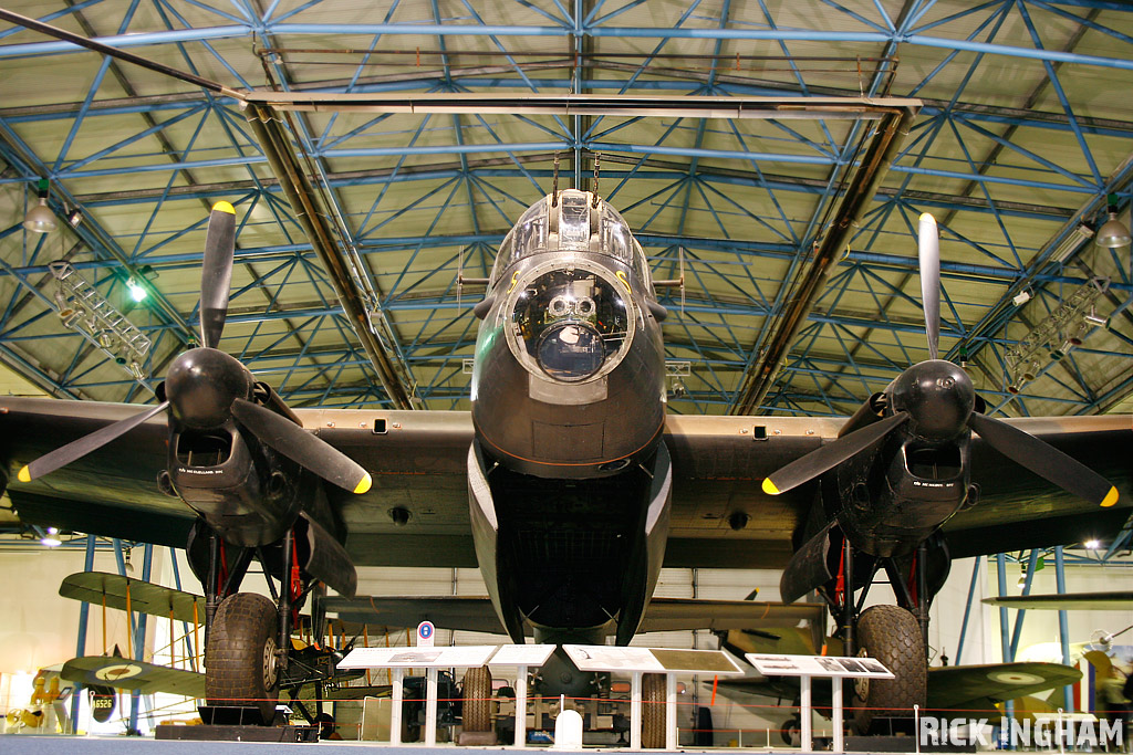 Avro Lancaster B1 - R5868 - RAF