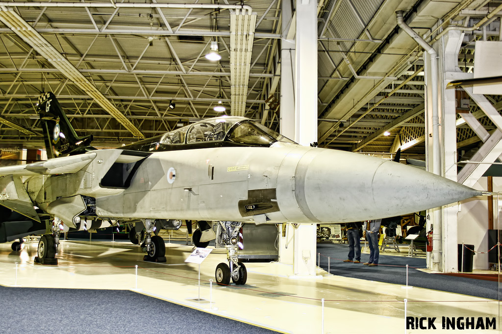 Panavia Tornado F3 - ZE887/GF - RAF