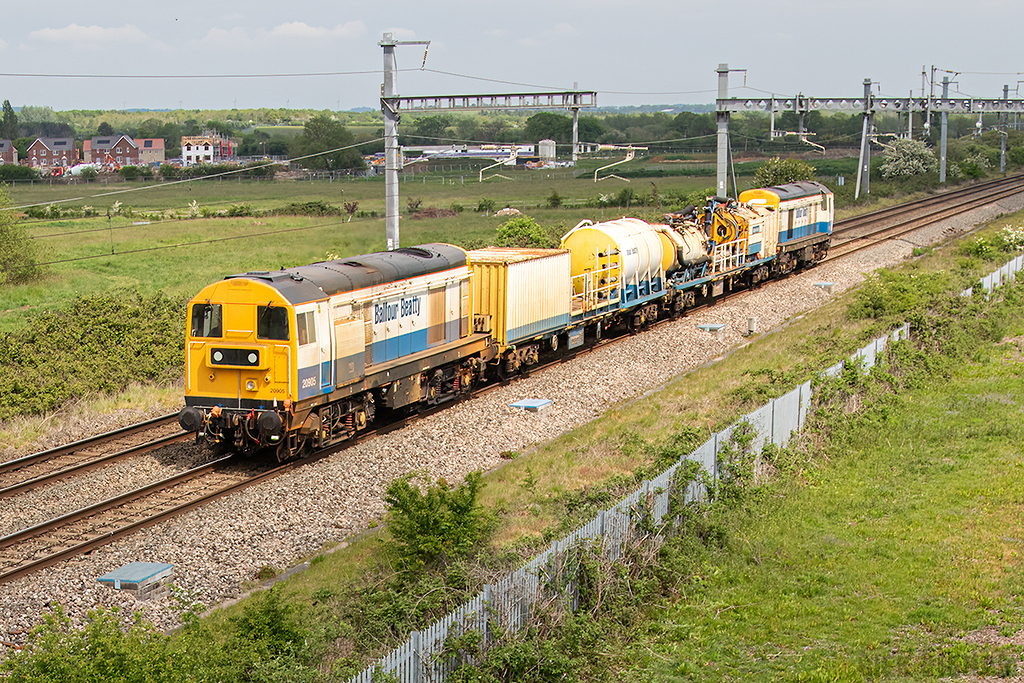 Class 20 - 20905 + 20901 - Balfour Beatty