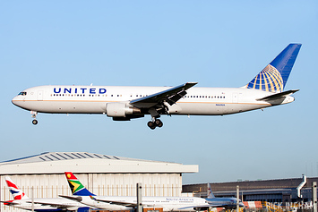 Boeing 767-322ER - N663UA - United Airlines