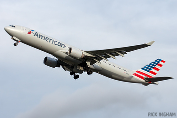Airbus A330-323 - N274AY - American Airlines