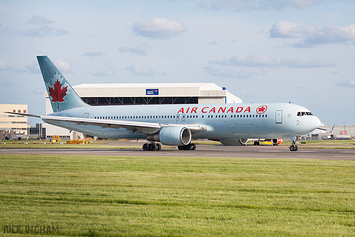 Boeing 767-300ER - C-GDUZ - Air Canada