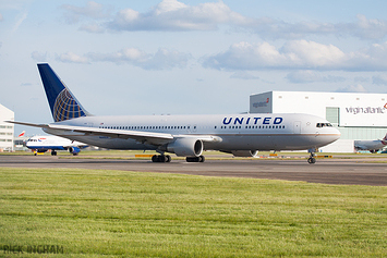 Boeing 767-322ER - N660UA - United Airlines