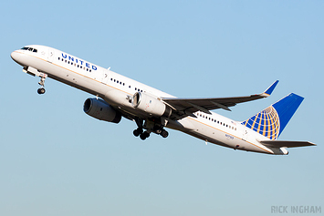 Boeing 757-224 - N17105 - United Airlines