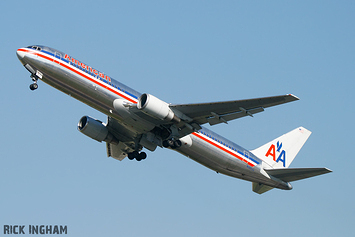 Boeing 767-323ER - N352AA - American Airlines