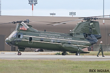 Boeing Vertol CH-46E Sea Knight - 157683/21 - US Marines