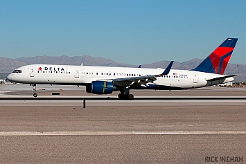 Boeing 757-232 - N685DA - Delta Airlines