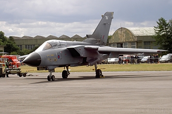 Panavia Tornado GR4 - ZD720/TA - RAF