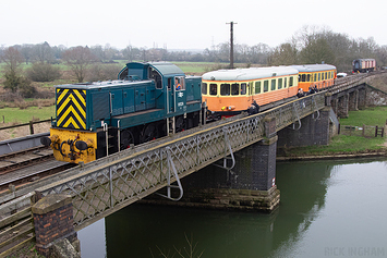 Class 14 - 9529 + Swedish Y7 Railbus - 1212