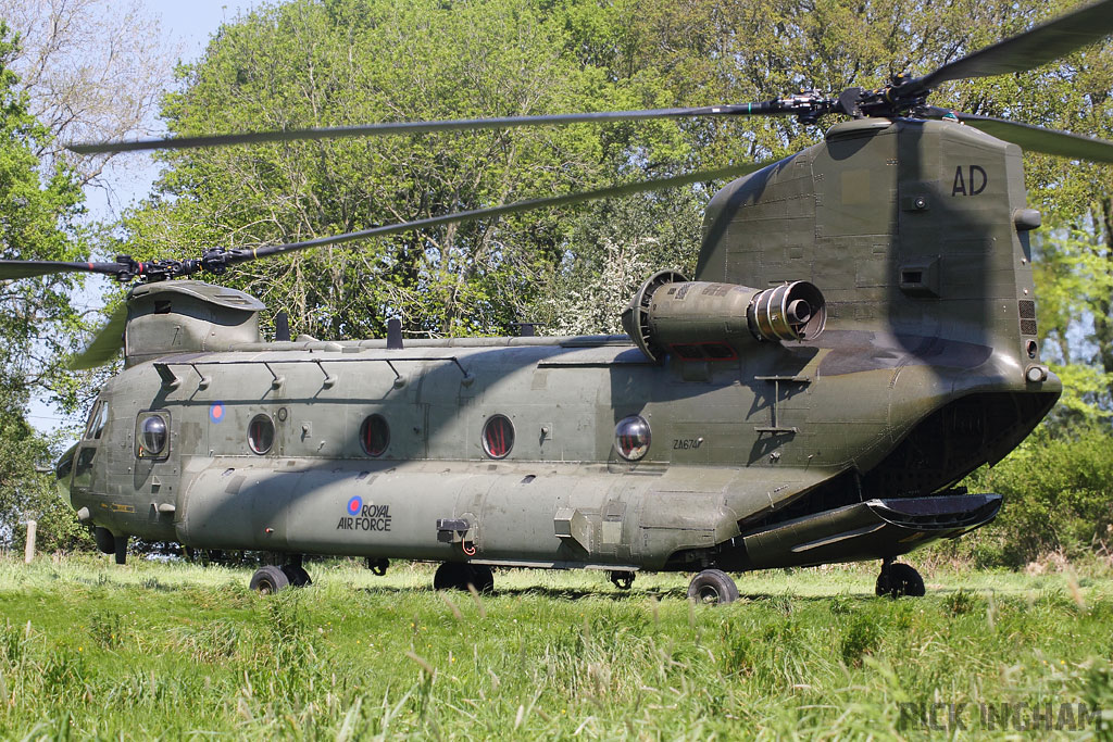 Boeing Chinook HC2 - ZA674/AD - RAF